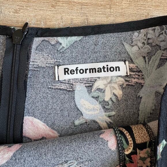 Reformation Margot Wildlife-Print Crepe Mini Skirt In Brasilia Size 2 - Picture 3 of 6